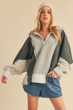 Load image into Gallery viewer, Lallie Sweatshirt