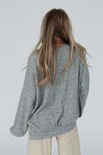 Load image into Gallery viewer, Brayden Oversized Pullover *
