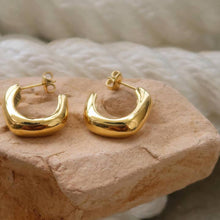 Load image into Gallery viewer, Demi Classic C Hoop Earring
