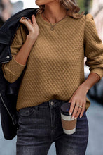 Load image into Gallery viewer, Quilted Puff Sleeve Pullover
