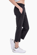 Load image into Gallery viewer, Graphene-Blend Capri Active Pants
