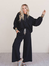 Load image into Gallery viewer, Laid Back Love Top *
