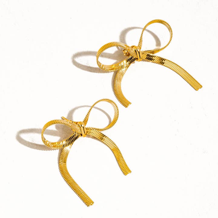 Winona Flat Bow Chain Studs