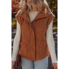 Load image into Gallery viewer, Snap Button Front  Plush Vest
