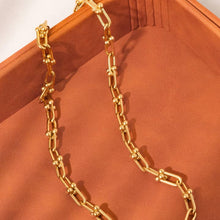 Load image into Gallery viewer, Denise Bold Chain Necklace
