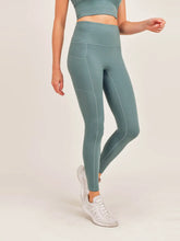 Load image into Gallery viewer, Sweetheart Hightwaisted Leggings
