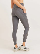 Load image into Gallery viewer, Lyric Highwaisted Leggings

